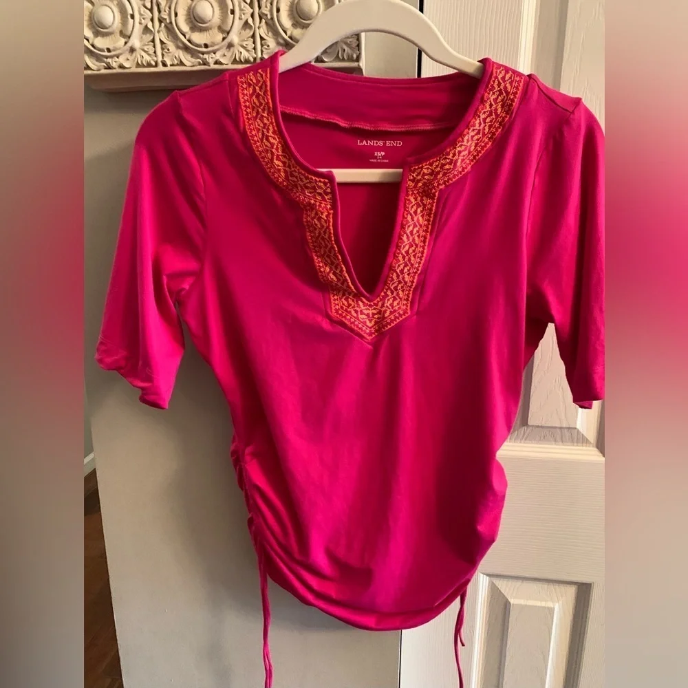 Lands' End women's XS 2-4 pink short sleeve v-neck rash guard swim shirt top